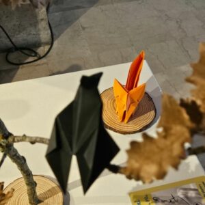 MARIGAMI origami sculpture LE CORBEAU ET LE RENARD (2)