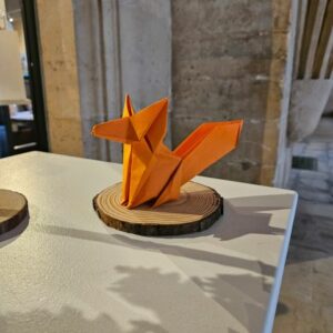 MARIGAMI origami sculpture LE CORBEAU ET LE RENARD