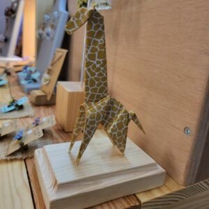 MARIGAMI origami sculpture girafe
