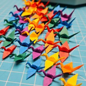MARIGAMI origami sculpture grue arc-en-ciel